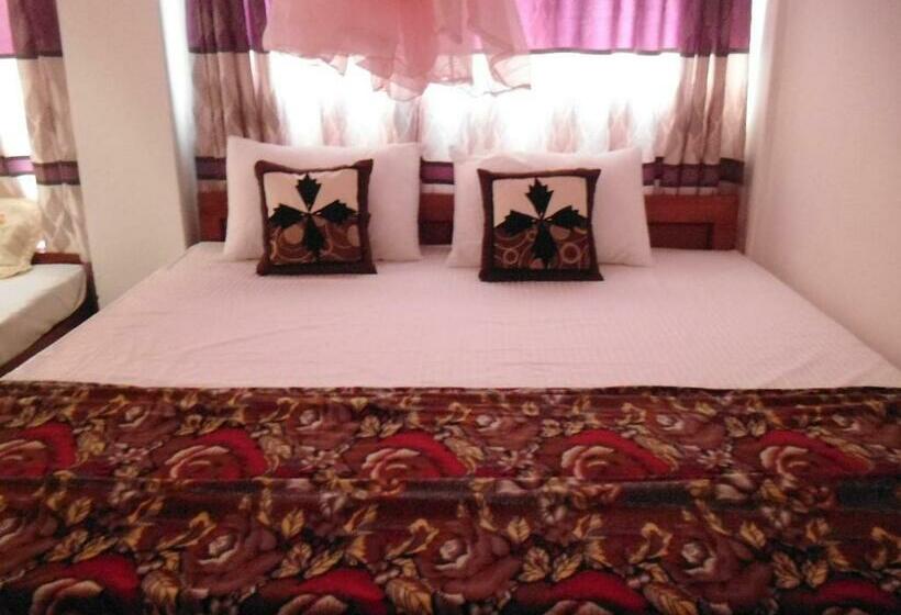 Семейный Номер, Misty View Inn