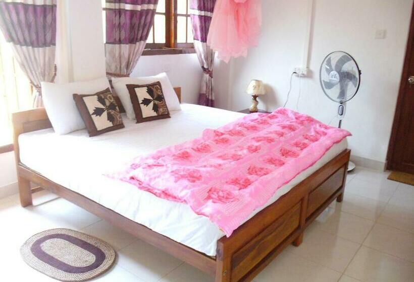 Семейный Номер, Misty View Inn