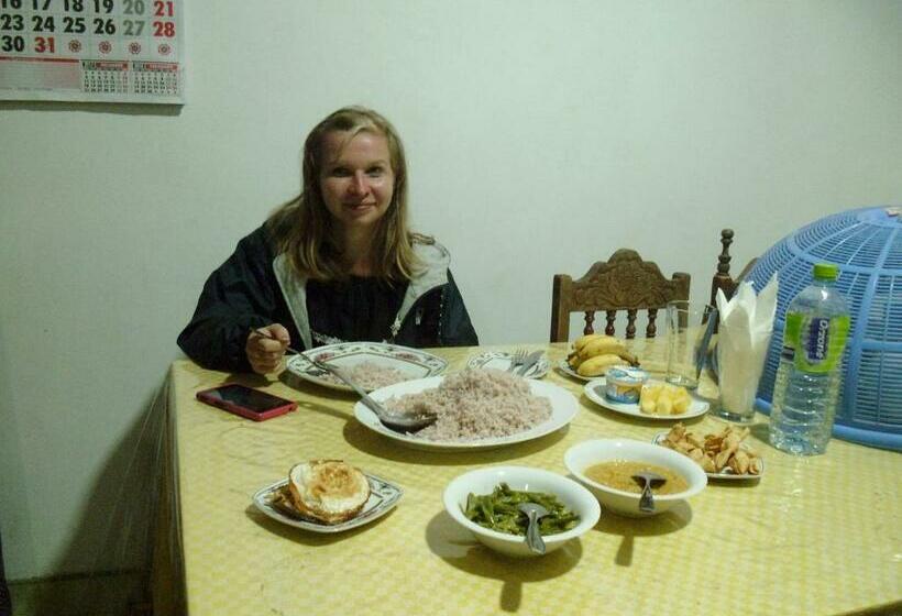 Семейный Номер, Misty View Inn