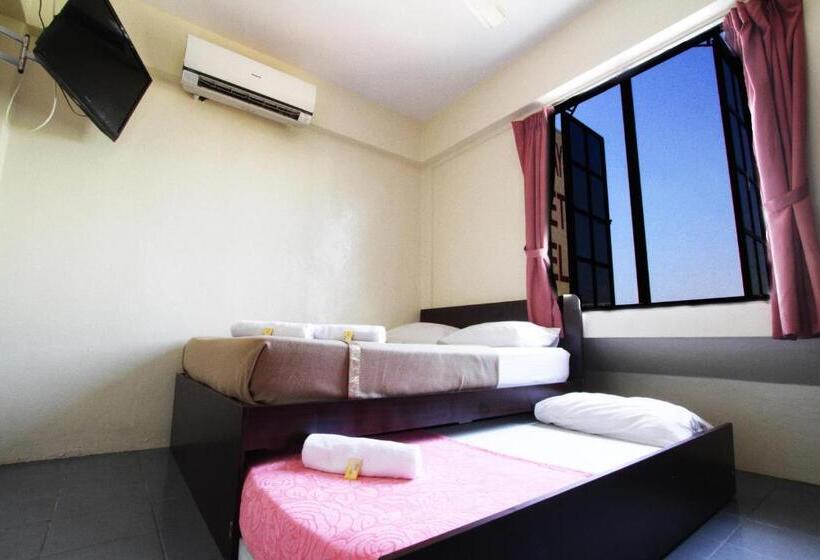 스탠다드 트리플 룸, Broadway Budget