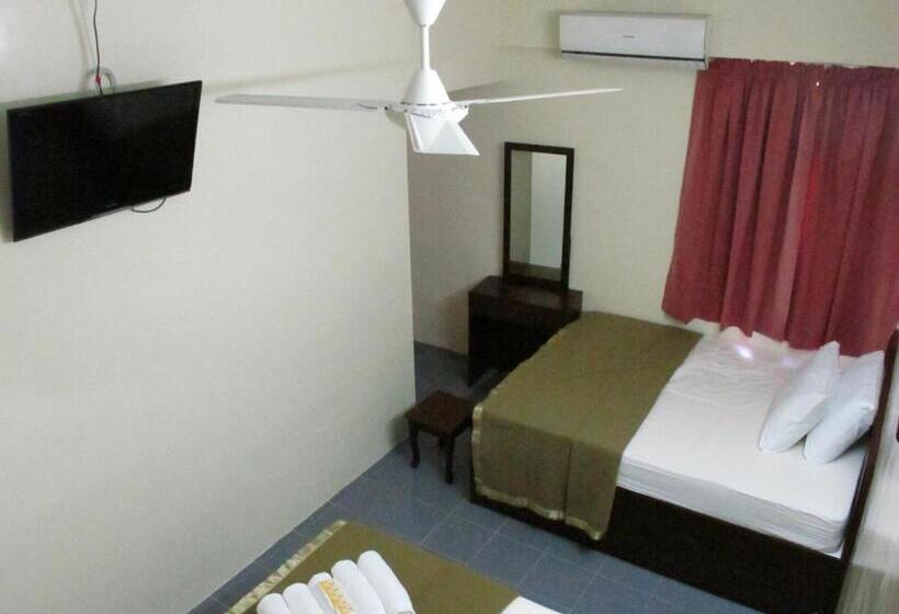 패밀리 룸, Broadway Budget