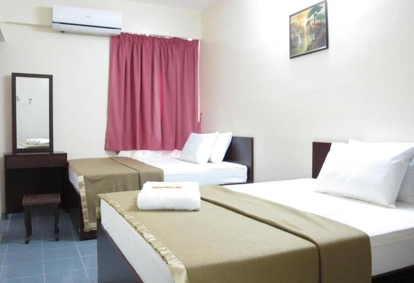 패밀리 룸, Broadway Budget