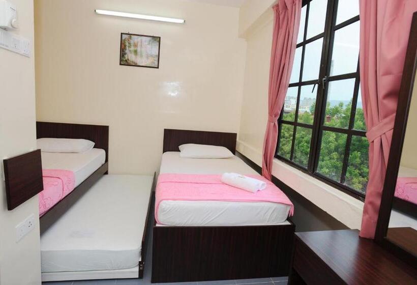 스탠다드 트리플 룸, Broadway Budget