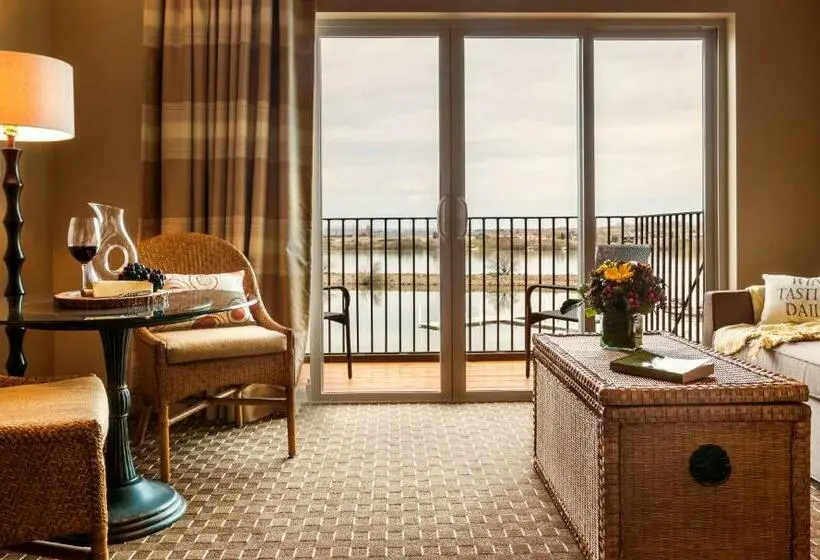 キングサイズベッドのスタンダードルーム, The Lodge At Columbia Point