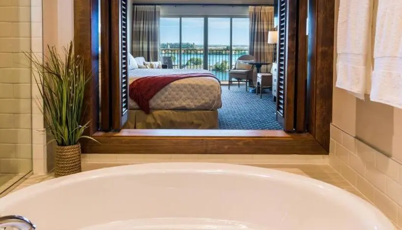 プレミアムルーム, The Lodge At Columbia Point