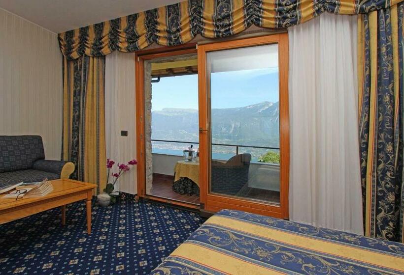 Полулюкс Вид на Озеро, Villa Selene