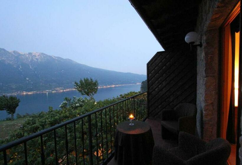 Superior room with lake view, Villa Selene