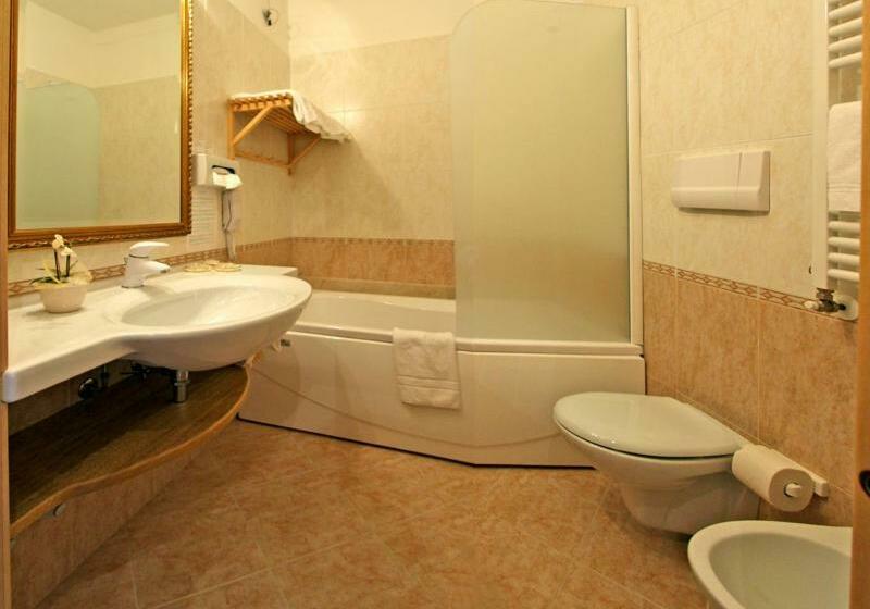 Superior room with lake view, Villa Selene