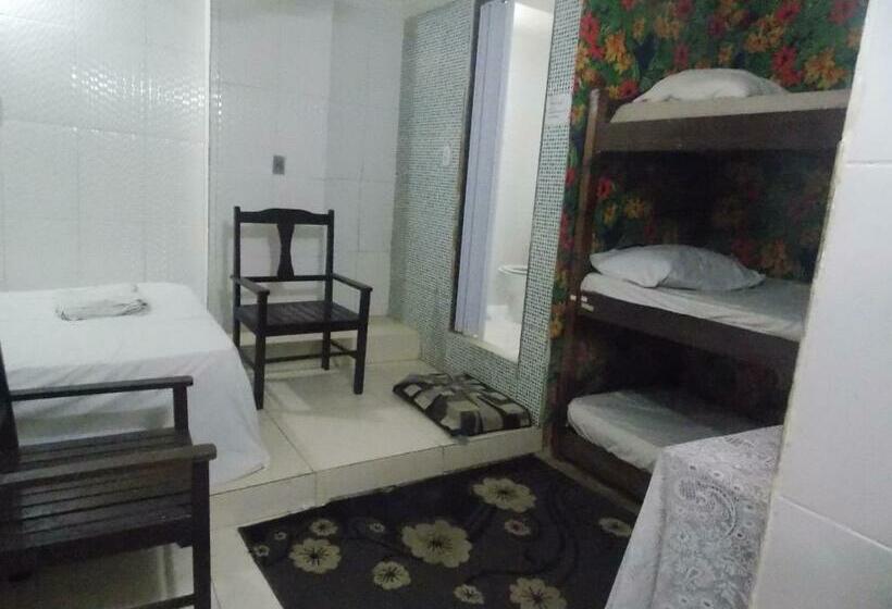 تختخواب در اتاق مشترک, Casa Da Lucia