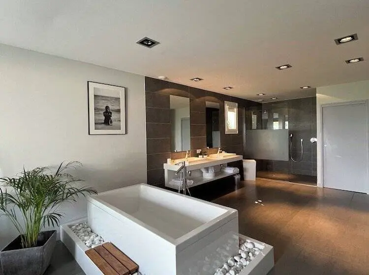 اتاق استاندارد با چشم‌انداز دریا, Lafitenia Resort