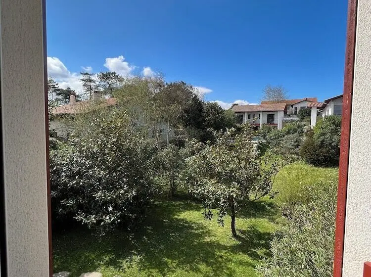 اتاق استاندارد با چشم‌انداز باغ, Lafitenia Resort
