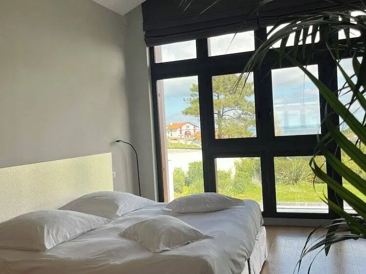 اتاق استاندارد با چشم‌انداز دریا, Lafitenia Resort