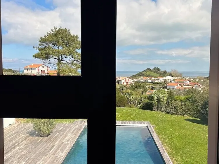 اتاق استاندارد با چشم‌انداز دریا, Lafitenia Resort