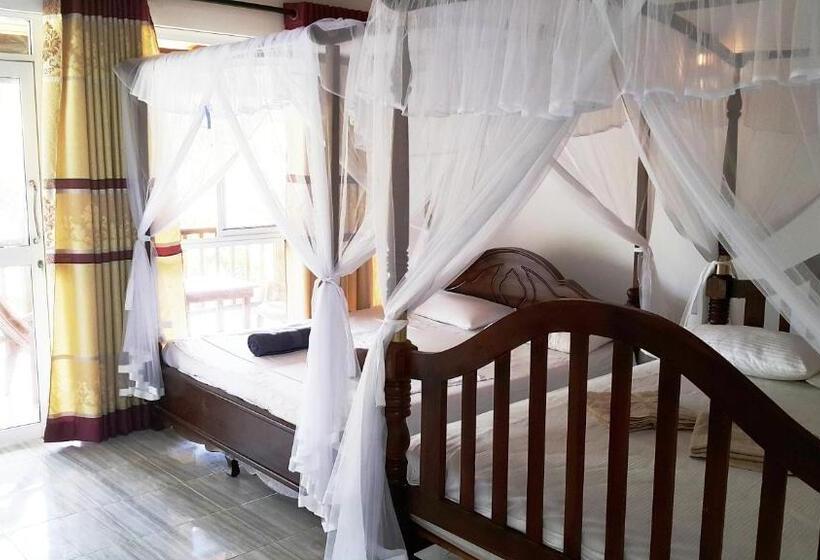 חדר משפחתי, Soorya Guest Mirissa