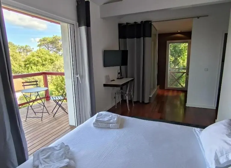 اتاق استاندارد با بالکن و چشم‌انداز دریا, Lafitenia Resort