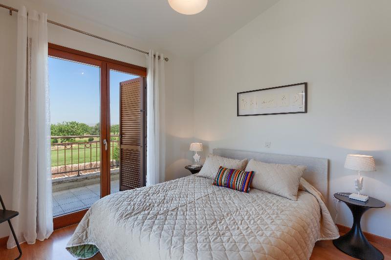 Vivenda 3 Dormitórios com Piscina, Aphrodite Hills Rentals   Junior Villas