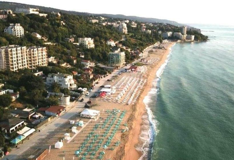 Студия Стандарт Вид на Море, Family Hotel Perla