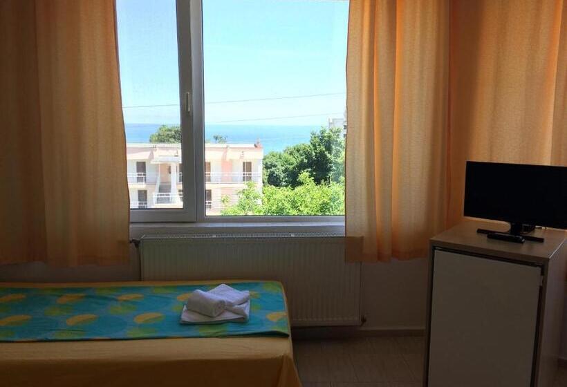 Студия Стандарт Вид на Море, Family Hotel Perla