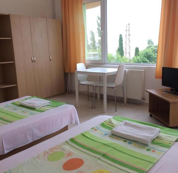 Люкс с Балконом, Family Hotel Perla