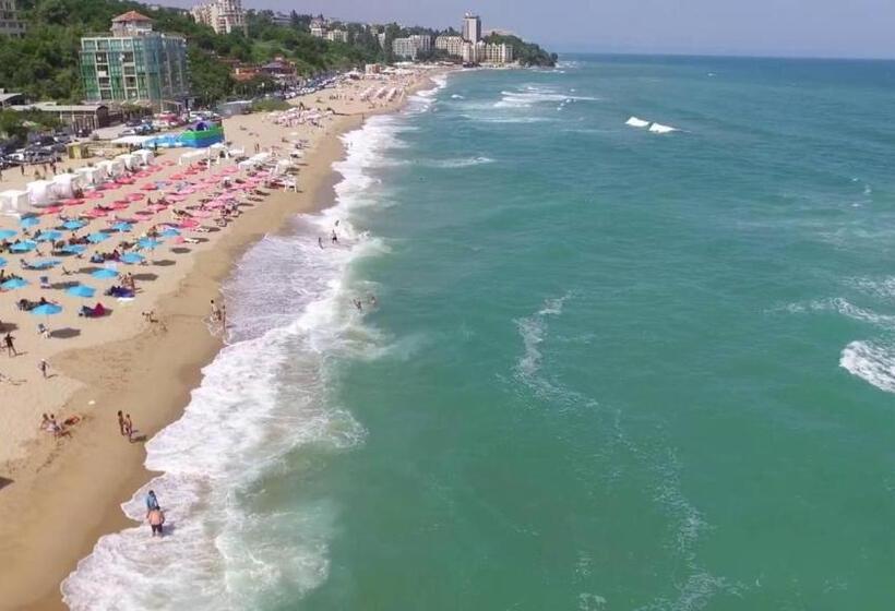 Номер Стандарт Вид на Море, Family Hotel Perla