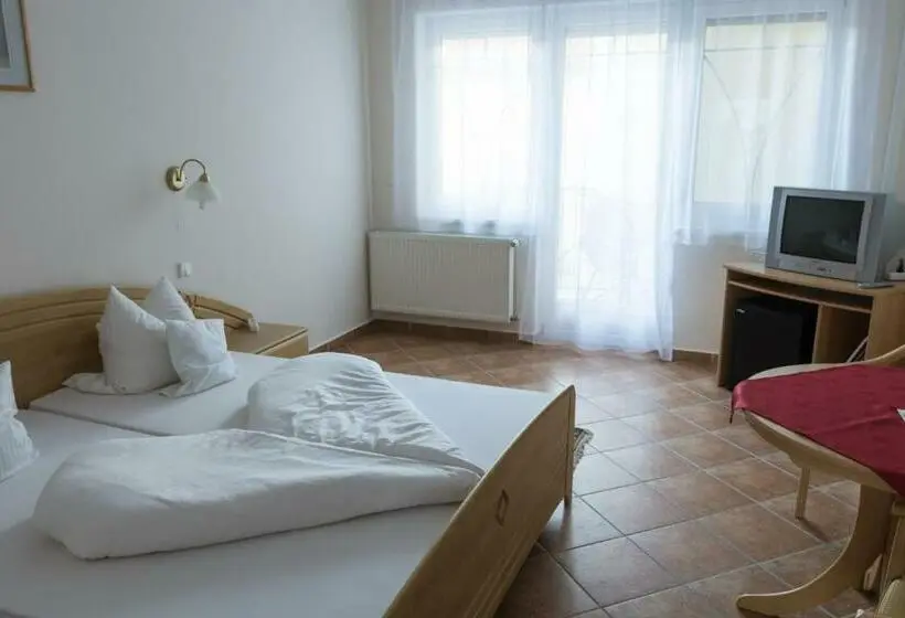 Standardzimmer mit Balkon, Harka
