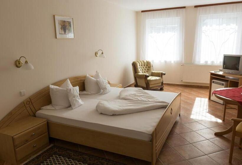 Номер Стандарт, Harka