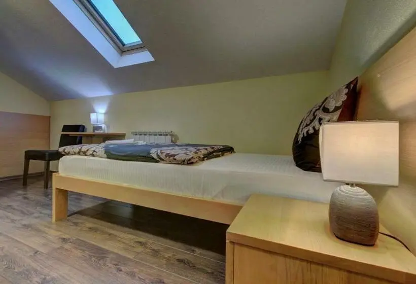 اتاق استاندارد یک نفره, Tihe Noci Motel