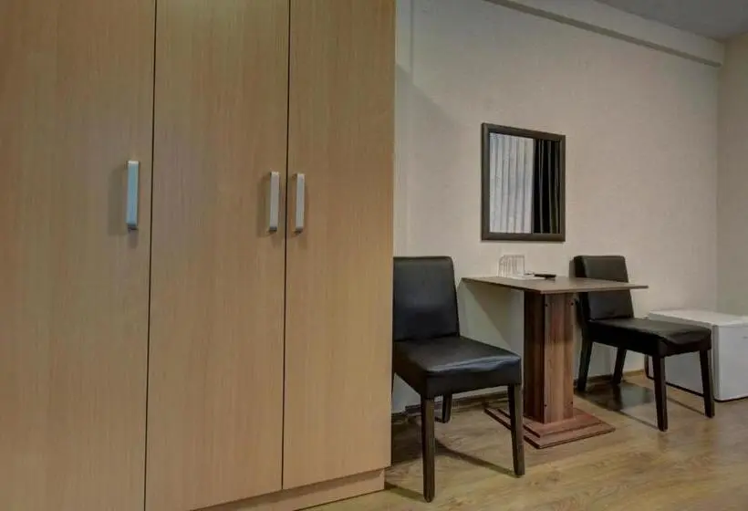 اتاق استاندارد, Tihe Noci Motel