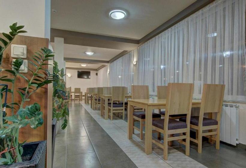 اتاق خانوادگی با سرویس بهداشتی مشترک, Tihe Noci Motel