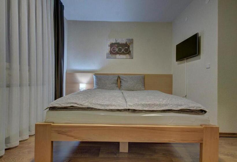 اتاق استاندارد, Tihe Noci Motel