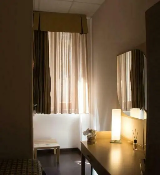 スタンダードシングルルーム, Romano B&b