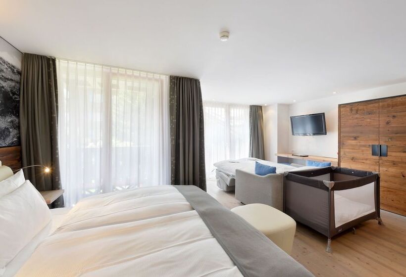 חדר משפחתי, Europe Hotel & Spa