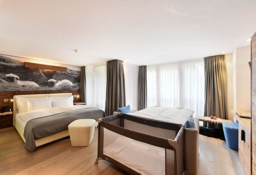 חדר משפחתי, Europe Hotel & Spa