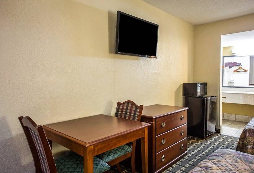 جناح, Econo Lodge Salisbury