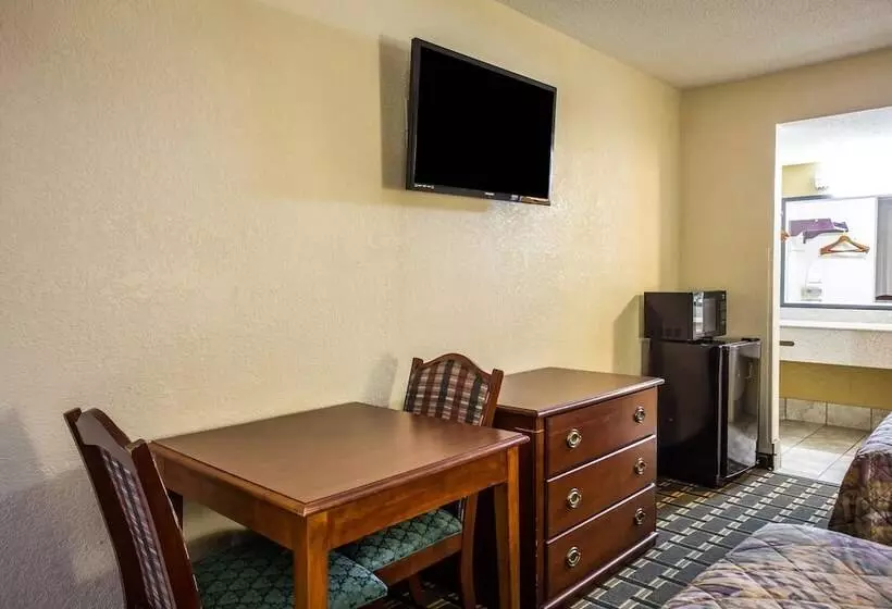 スイート, Econo Lodge Salisbury