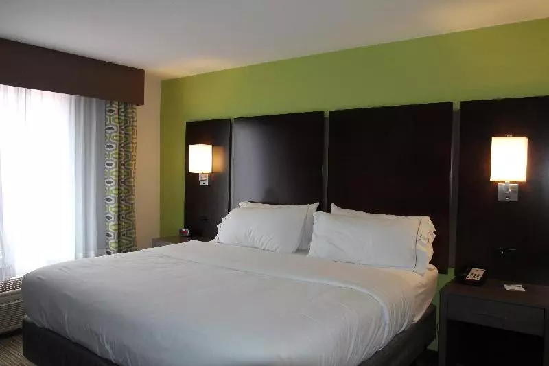 身障者適用キングサイズベッドルーム, Holiday Inn Express & Suites Sweetwater, An Ihg