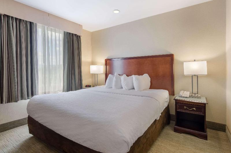 جناح سرير كينج, Mainstay Suites Airport