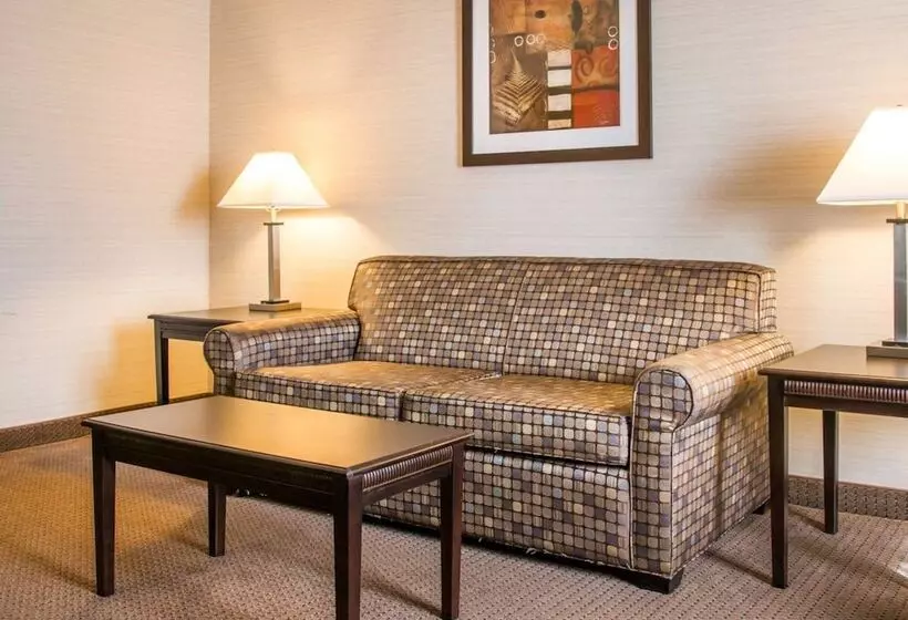スイート, Quality Inn & Suites Next To The Casino
