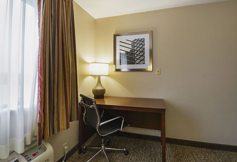 غرفه قياسيه سريرين مزدوجين, Quality Inn Waverly