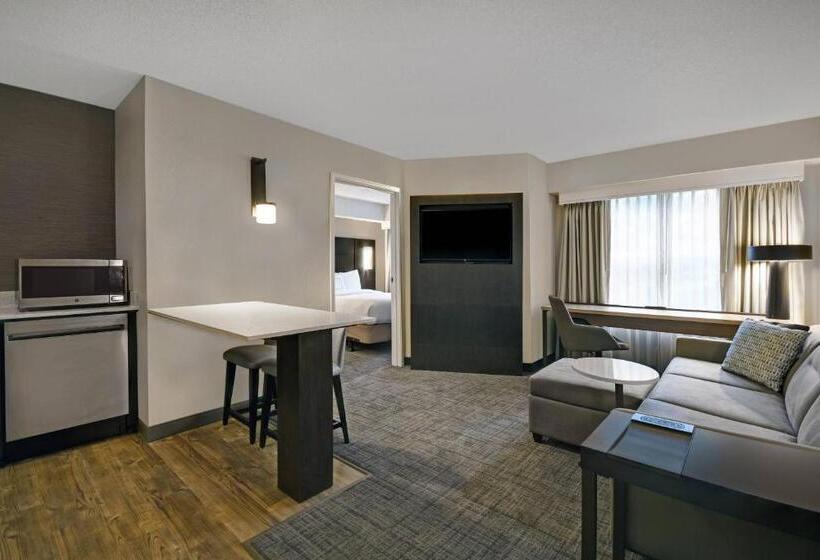 جناح, Residence Inn Louisville Airport