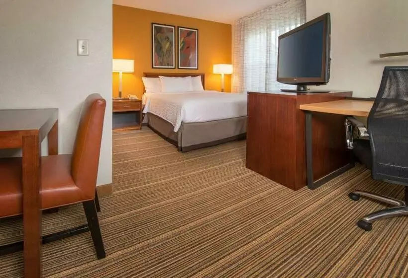 استودیوی استاندارد, Sonesta Es Suites Charleston