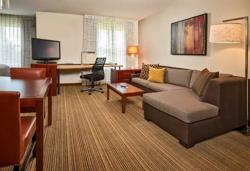 استودیوی استاندارد, Sonesta Es Suites Charleston