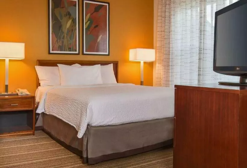 استودیوی استاندارد, Sonesta Es Suites Charleston