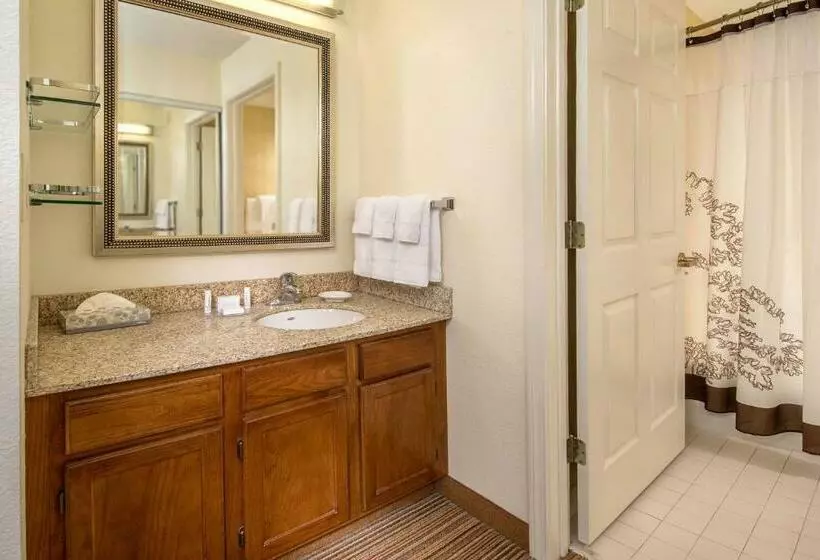 استودیوی استاندارد, Sonesta Es Suites Charleston