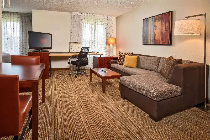سوئیت برای معلولان, Sonesta Es Suites Charleston