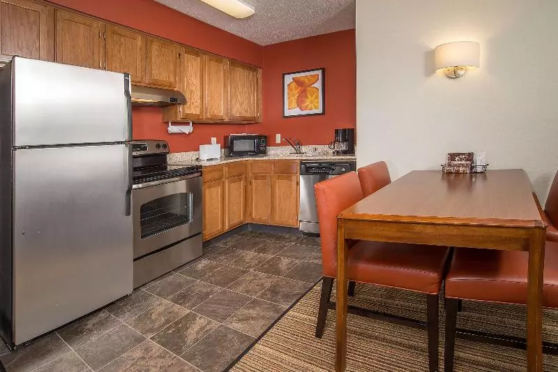 سوئیت برای معلولان, Sonesta Es Suites Charleston