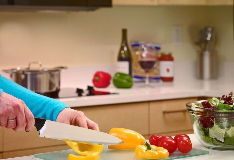 جناح, Sonesta Es Suites Charleston