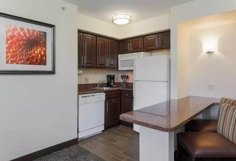 キングサイズベッドのスイートルーム, Staybridge Suites Philadelphia/mount Laurel, An Ihg
