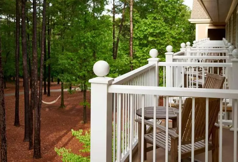 クイーンサイズベッドのスタンダードルーム, The Ritzcarlton Reynolds, Lake Oconee