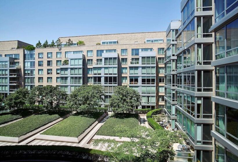 Номер Премиум Вид на Сад, The Ritzcarlton, Washington, Dc